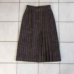 Vintage | Wool Skirt | Made in Romania | Lined | 23" | Gray and Purple